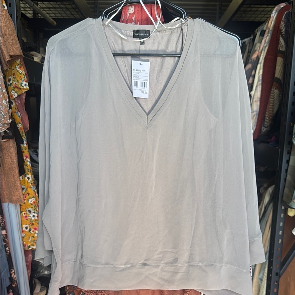 Net Buckle black Gray V-Neck Sheer Blouse